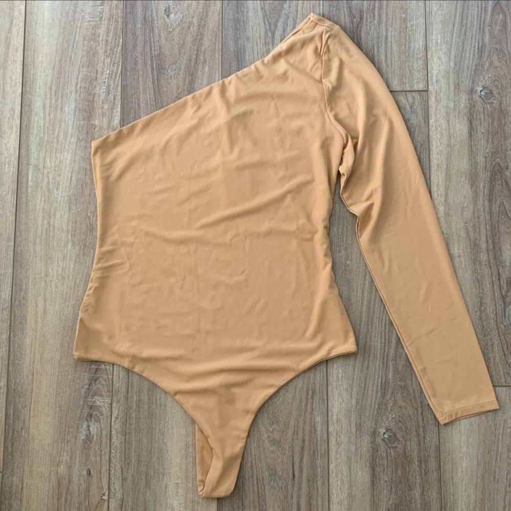 AFRM Designer One-Shoulder Tan Women's Top - Picture 2 of 4